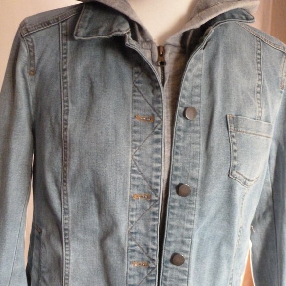 Always-in-style Classic Denim Wash Jacket Stretch - Picture 4 of 8